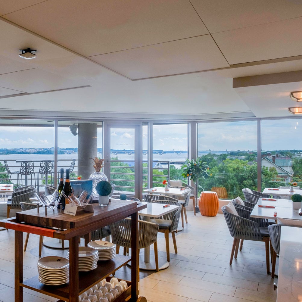 CAFÉ 44, Alexandria, VA — JANUS et Cie