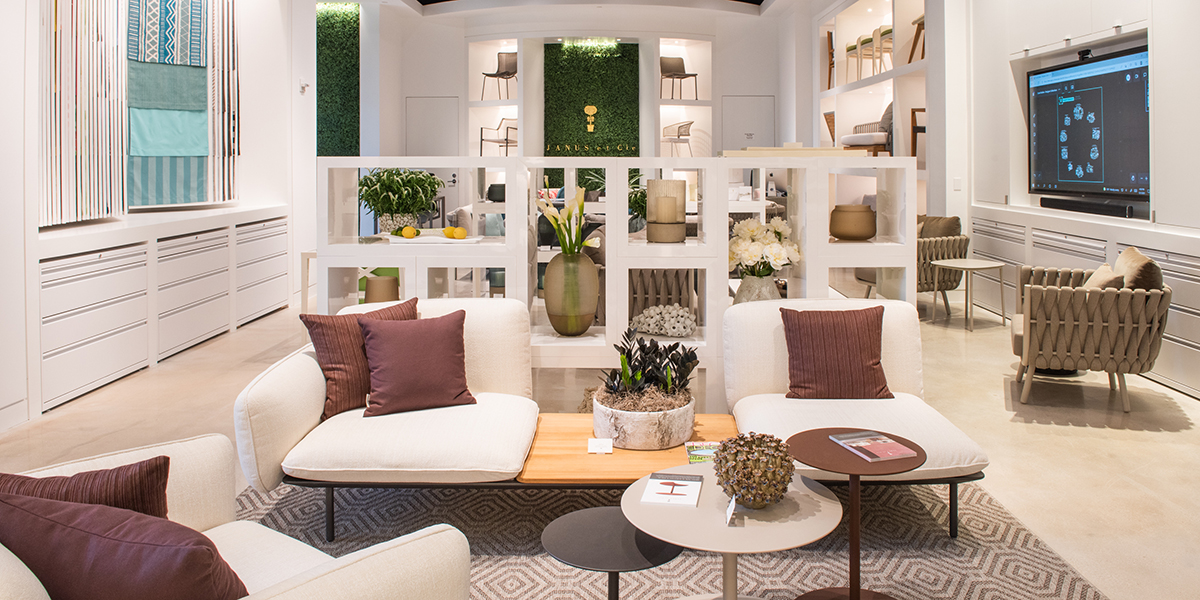 CoralGablesShowroom_12_2021_12x6