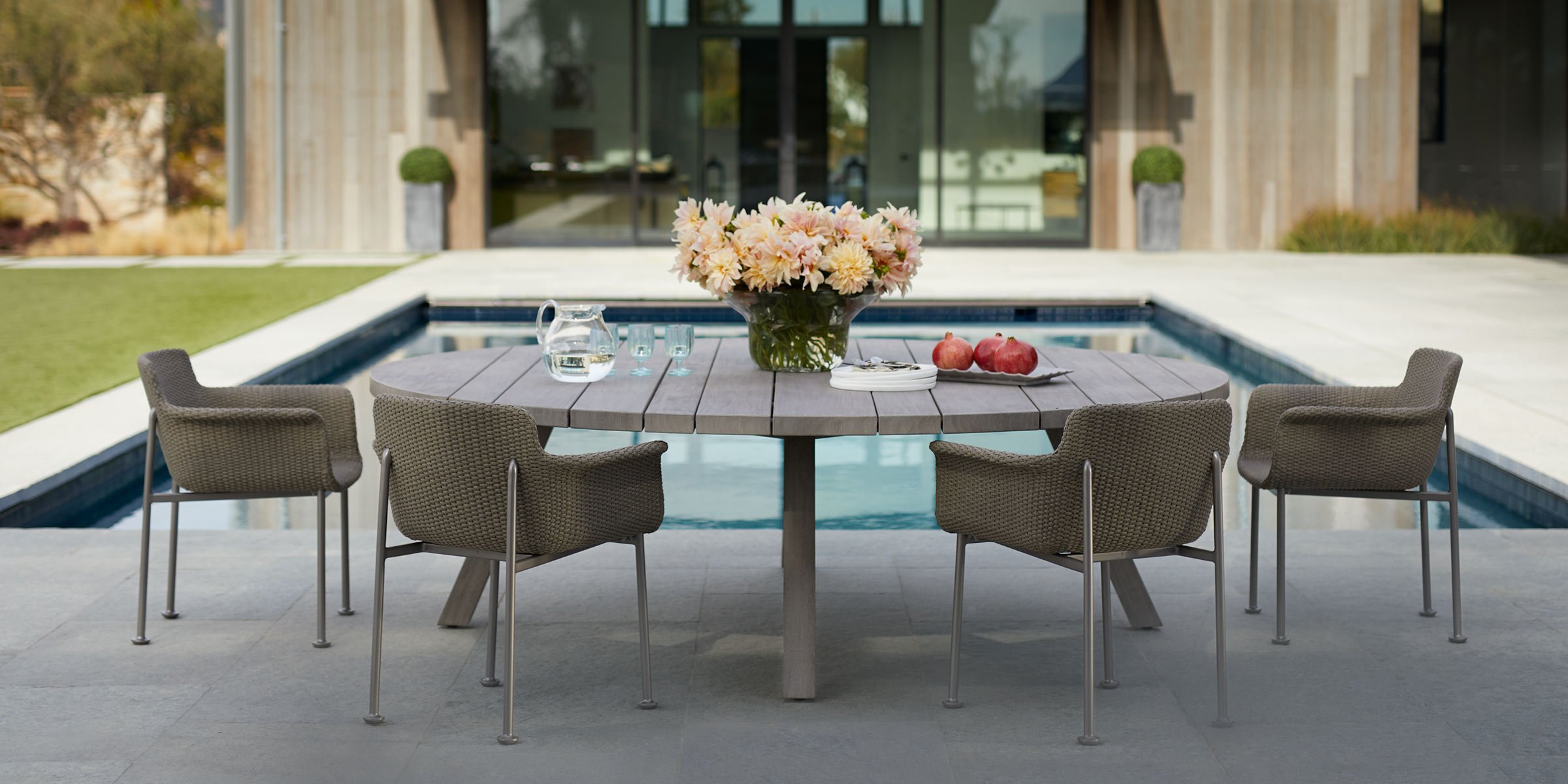 JANUS et Cie Luxury Outdoor Furniture