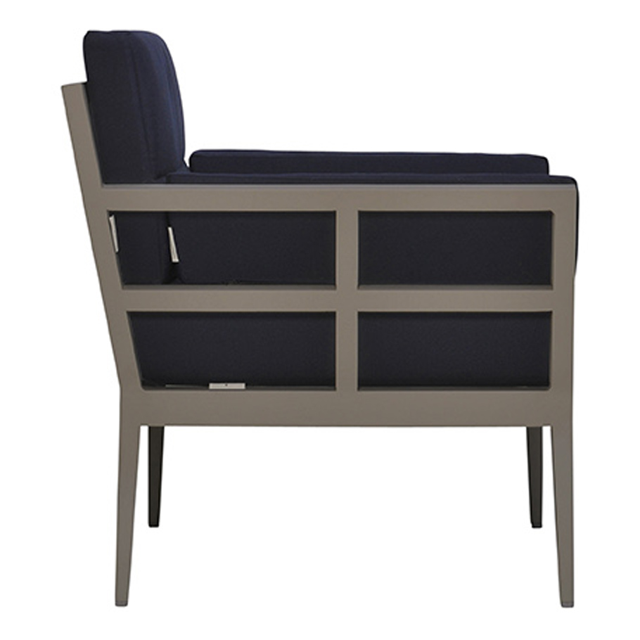 SLANT LOUNGE CHAIR - JANUS et Cie